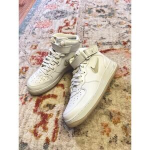 NEW Nike Air Force Men’s White High Top Sneaker Size 9